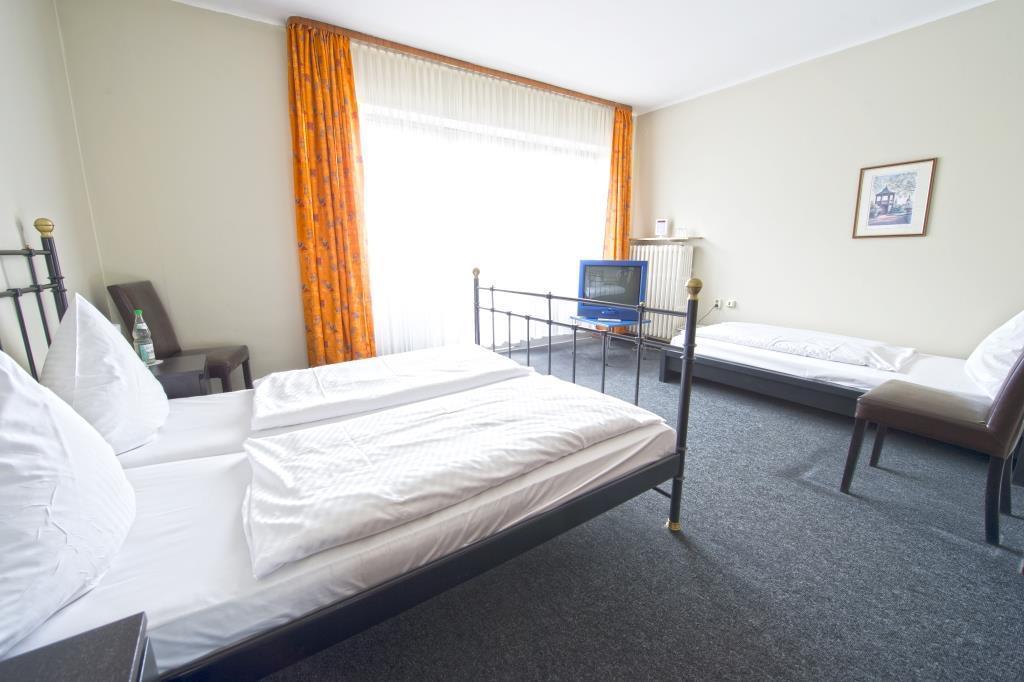 Hotel Continental Saarbrücken Oda fotoğraf